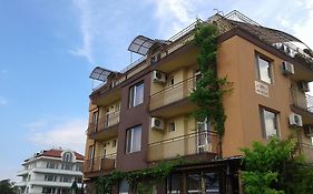 Zora Guest House