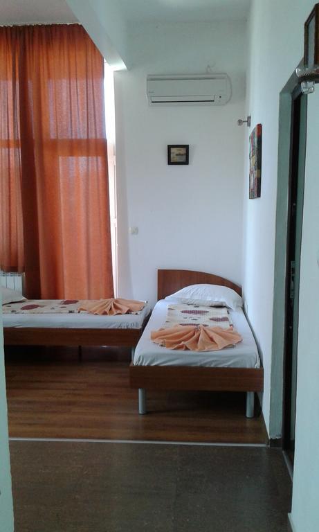 Zora Guest House Primorsko Pokoj fotografie