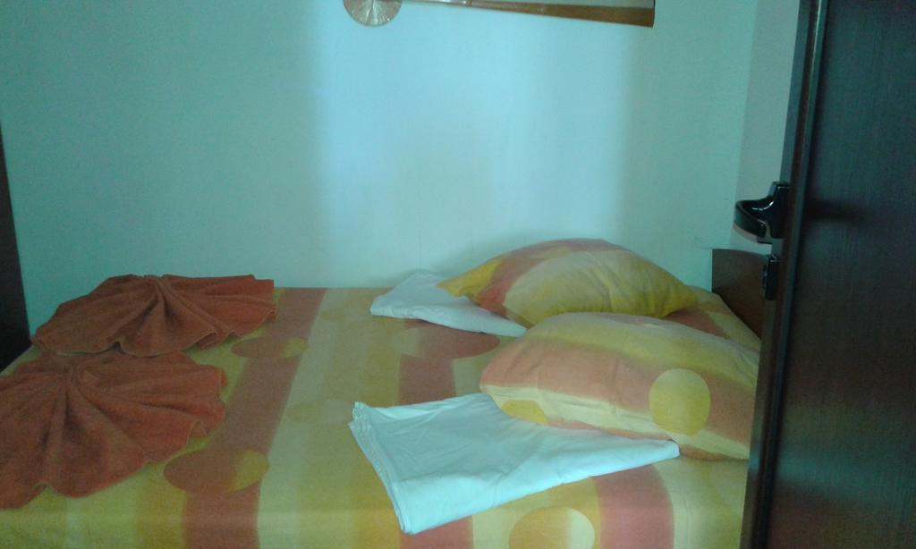Zora Guest House Primorsko Pokoj fotografie
