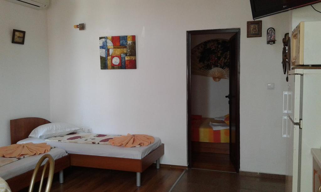 Zora Guest House Primorsko Pokoj fotografie