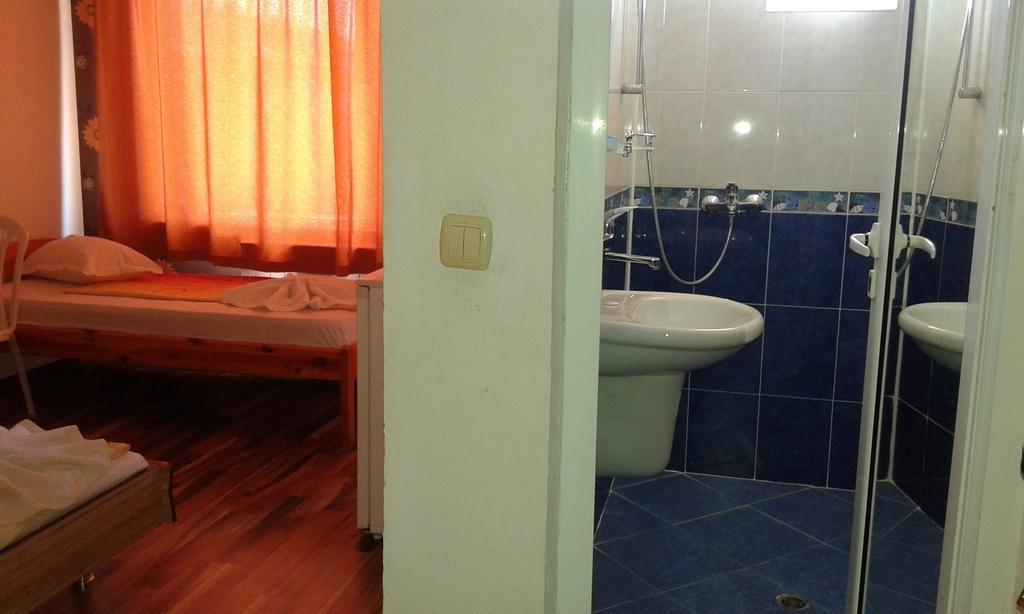 Zora Guest House Primorsko Pokoj fotografie