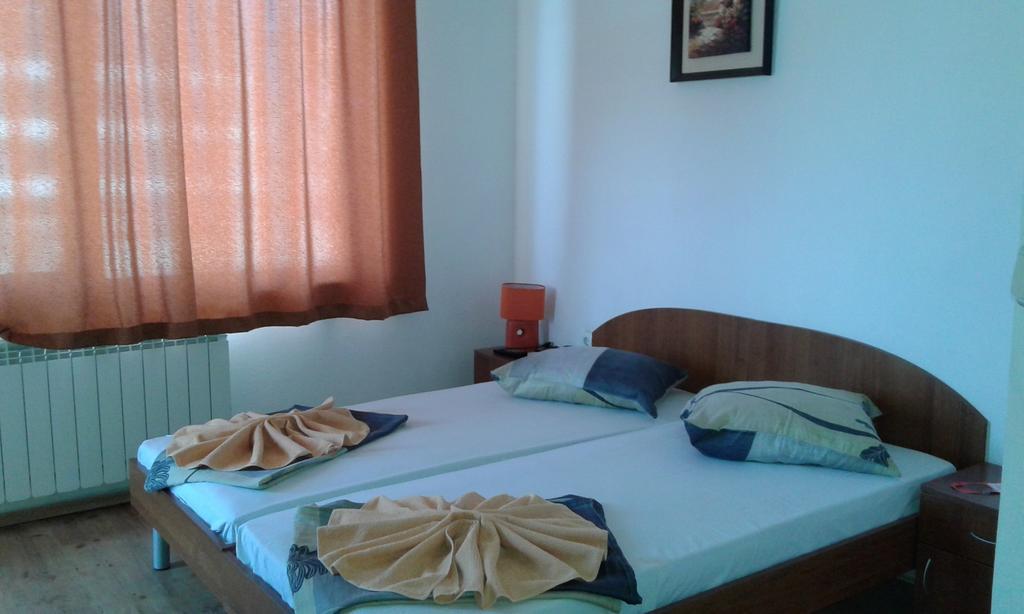 Zora Guest House Primorsko Pokoj fotografie