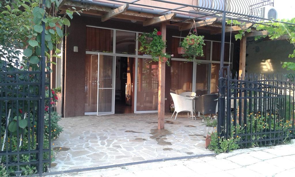 Zora Guest House Primorsko Exteriér fotografie