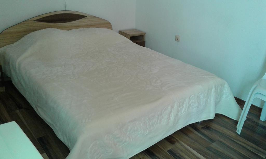 Zora Guest House Primorsko Pokoj fotografie