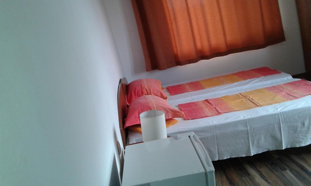 Zora Guest House Primorsko Pokoj fotografie